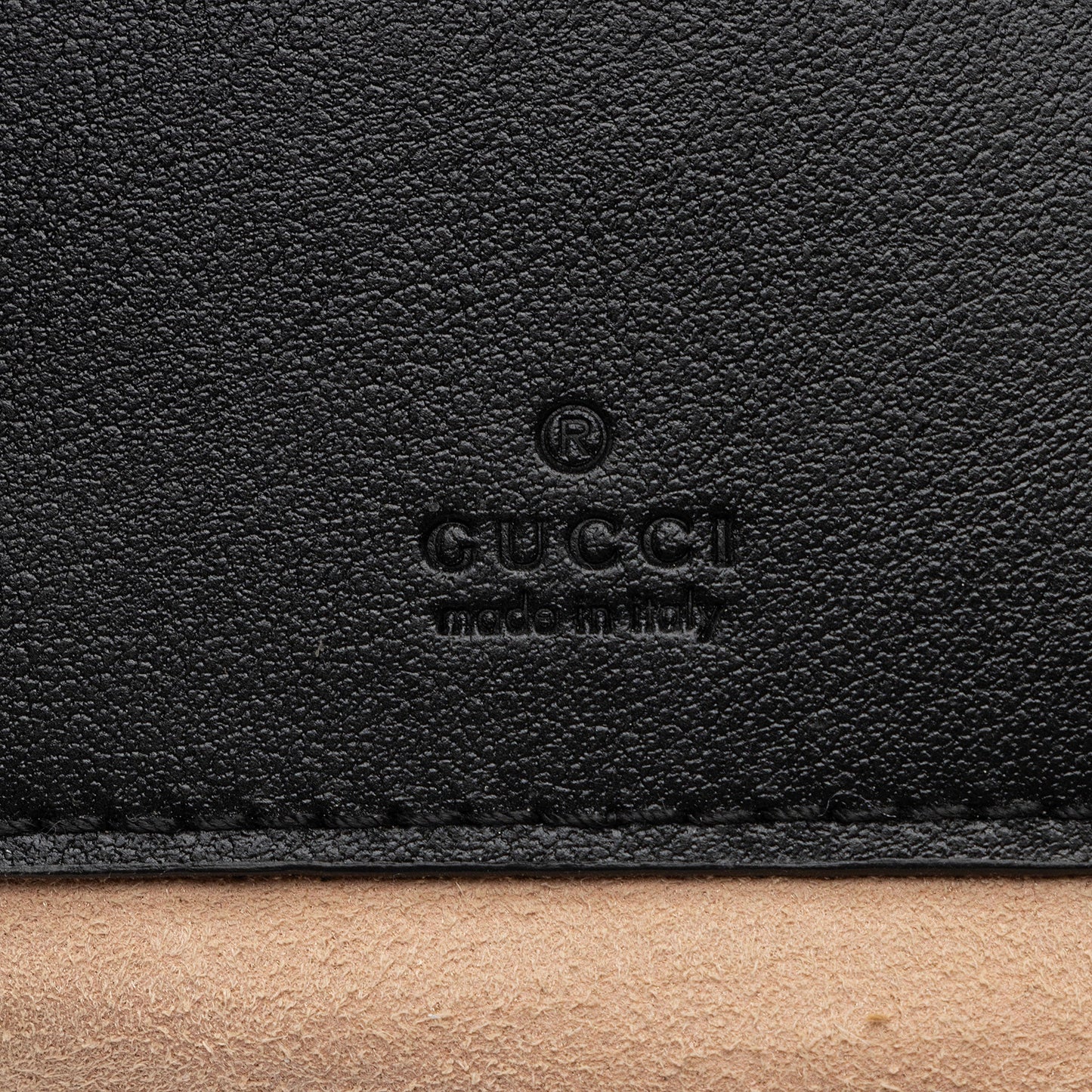 Gucci Matelasse Leather GG Marmont Mini Bucket Bag (SHF-04p5jT)