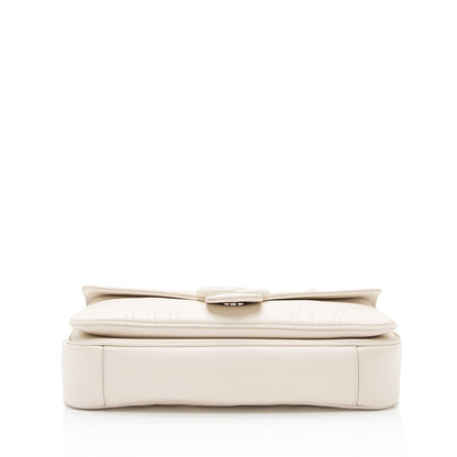 Gucci Matelasse Leather GG Marmont Monochrome Small Flap Shoulder Bag (SHF-KTzQNK)
