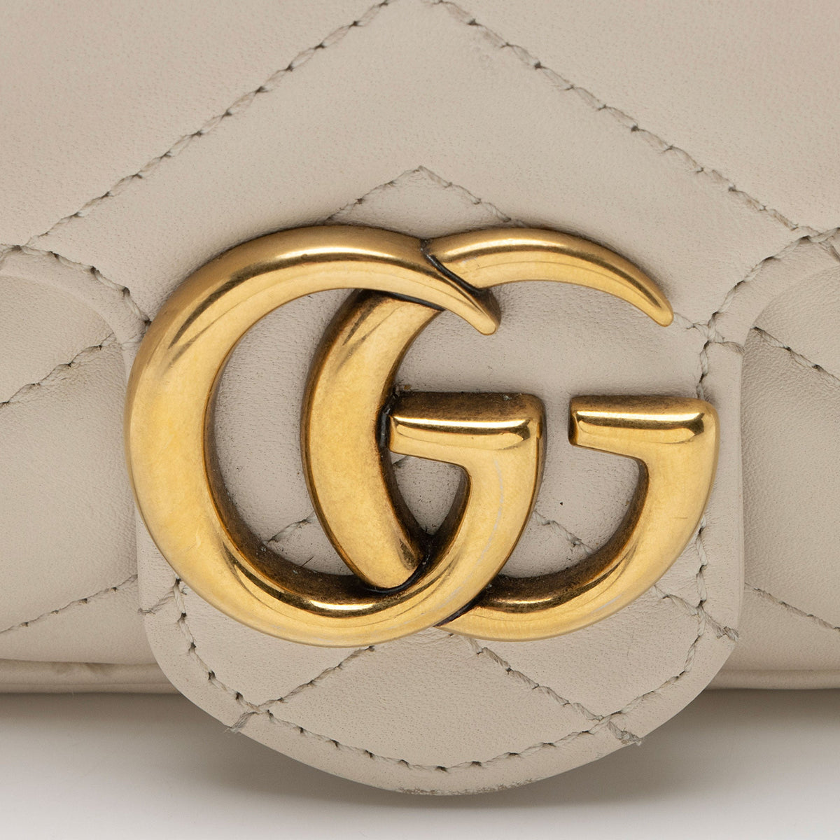 Gucci Matelasse Leather GG Marmont Super Mini Flap Bag (SHF-beHFsH)