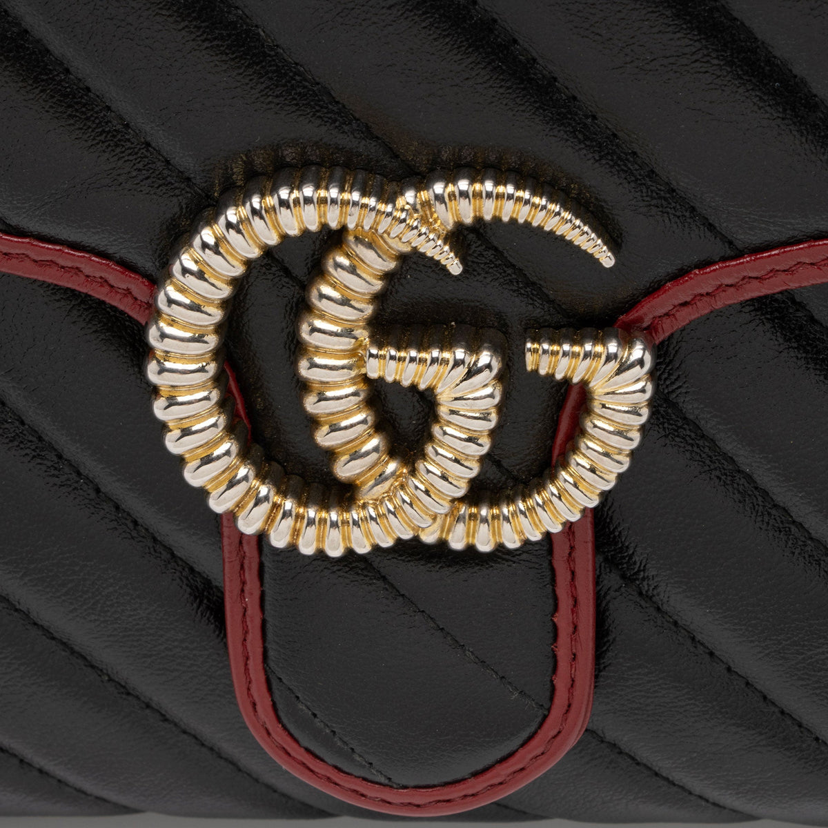 Gucci Matelasse Leather Torchon GG Marmont Clutch (SHF-CeLx8H)