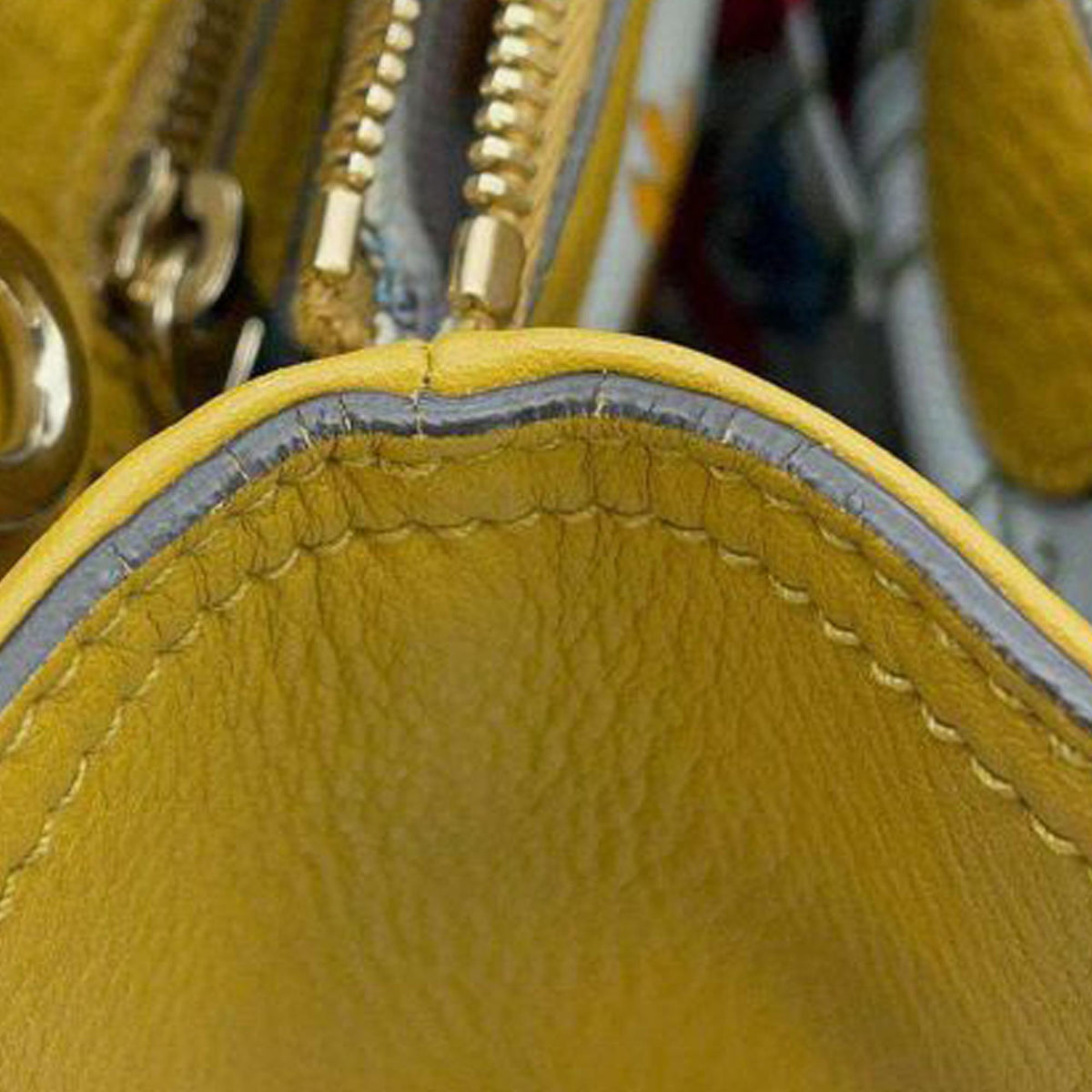Gucci Medium Bamboo Shopper (SHG-hJilLs)