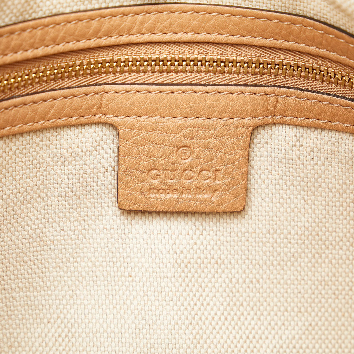 Gucci Medium Canvas Soho Chain Tote (SHG-MTThDG)
