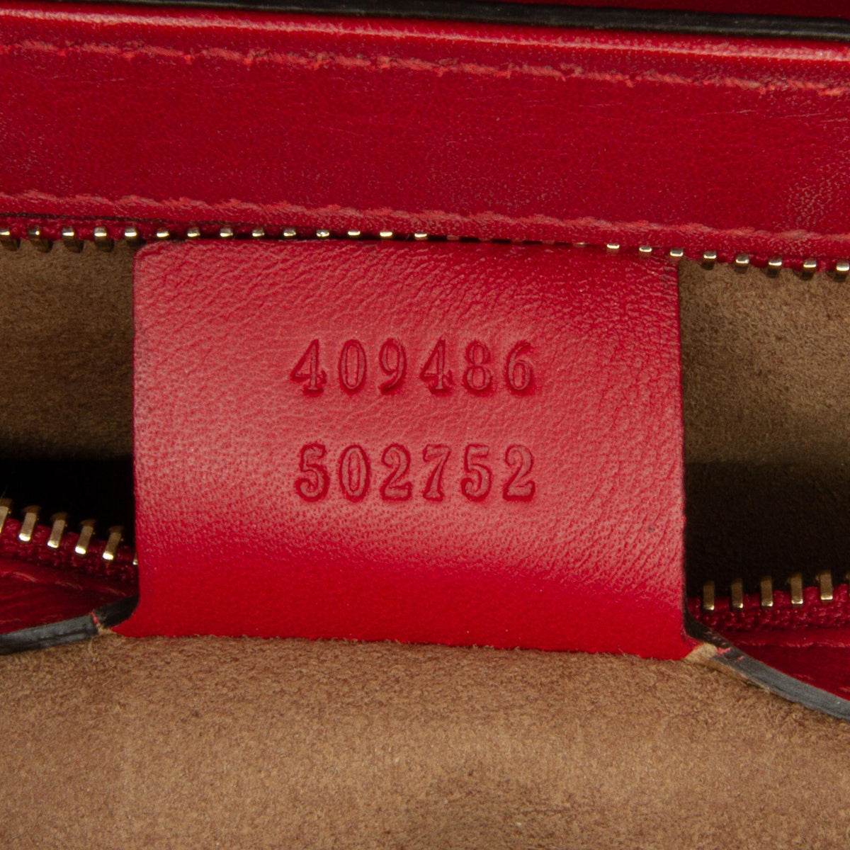 Gucci Medium GG Supreme Padlock Shoulder Bag (SHG-NsVRUv)