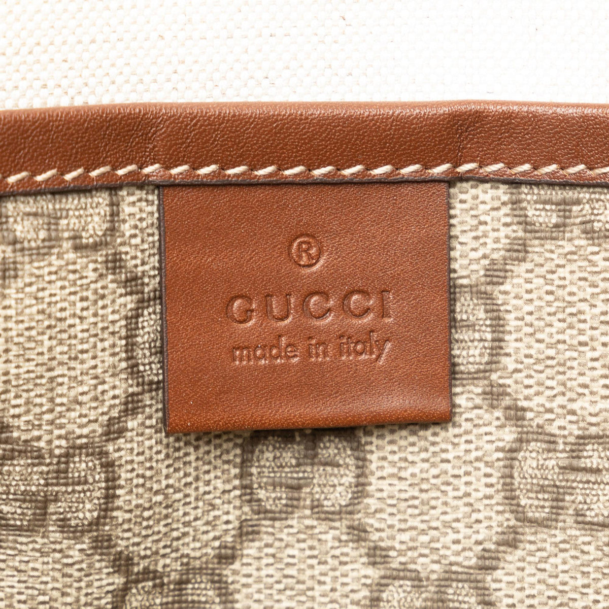 Gucci Medium GG Supreme Web Loop Tote Bag (SHG-Ew9uNi)