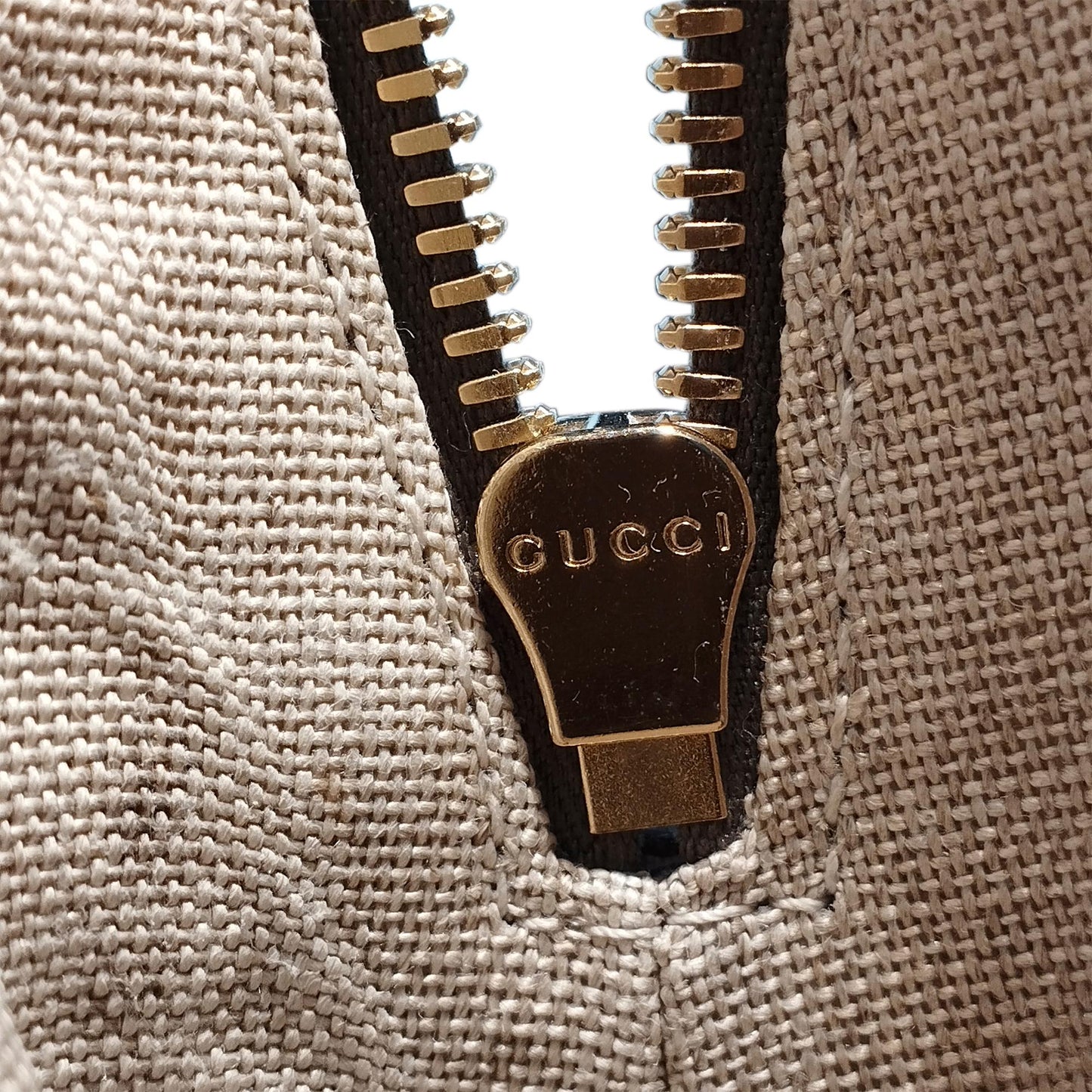 Gucci Mini Microguccissima Dome Bag (SHG-TlWTcw)