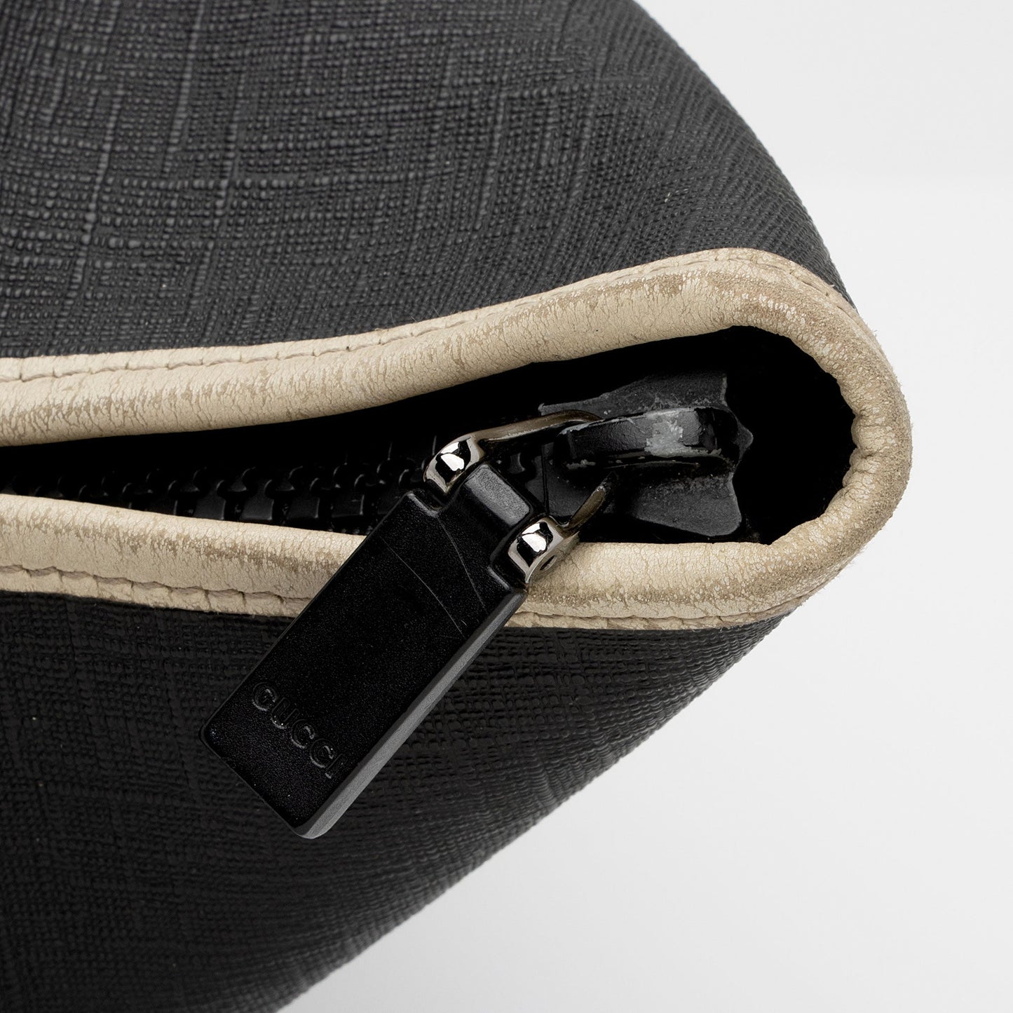 Gucci PVC Logo XL Shopper Tote (SHF-AJvk6R)