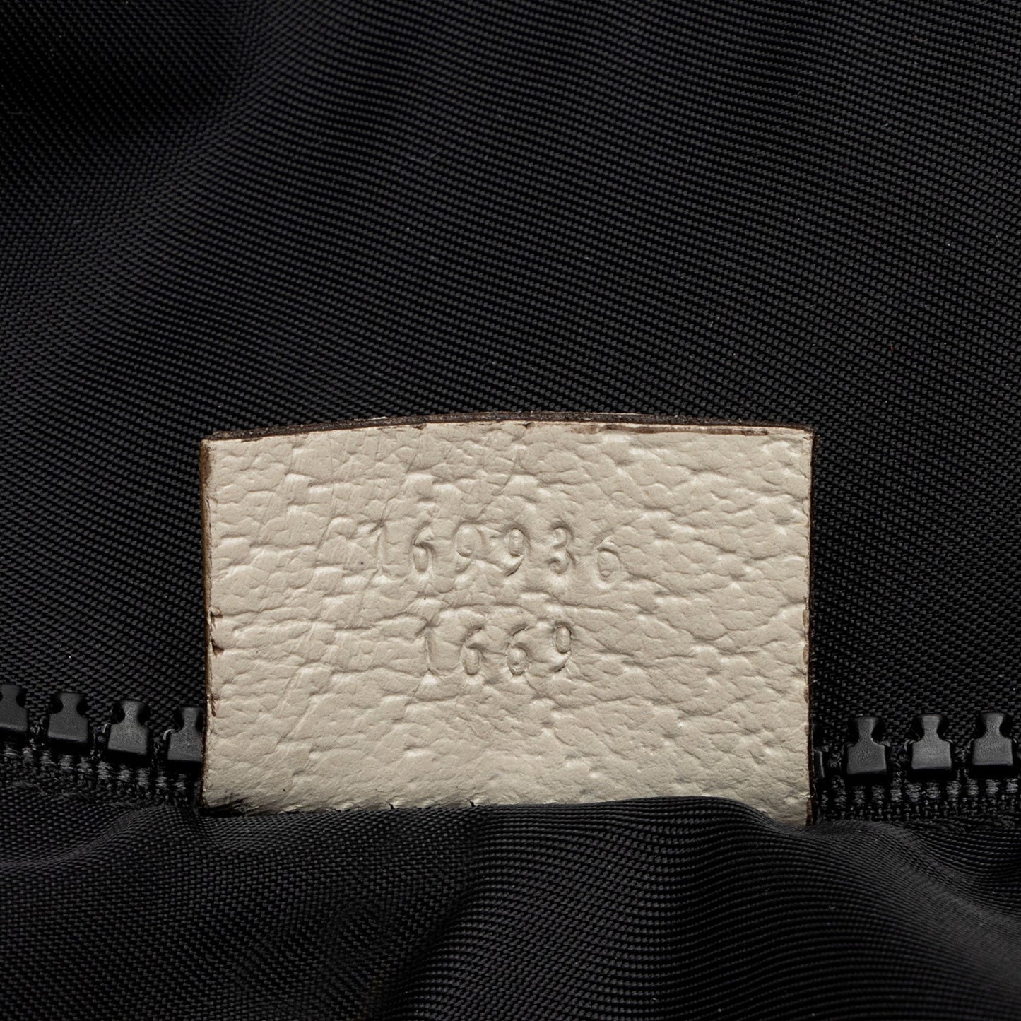 Gucci PVC Logo XL Shopper Tote (SHF-AJvk6R)