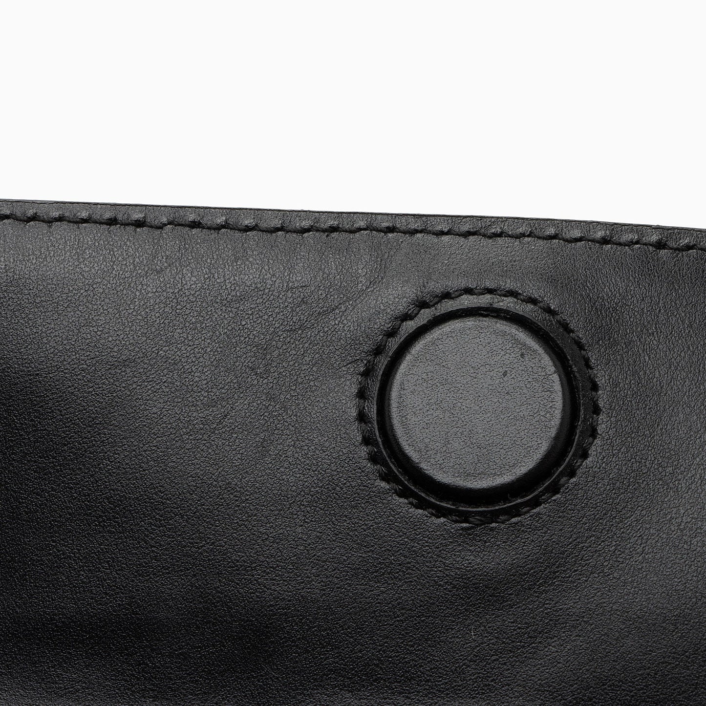 Gucci Perforated Embossed Leather GG Pocket Belt Bag (SHF-TJNqCI)