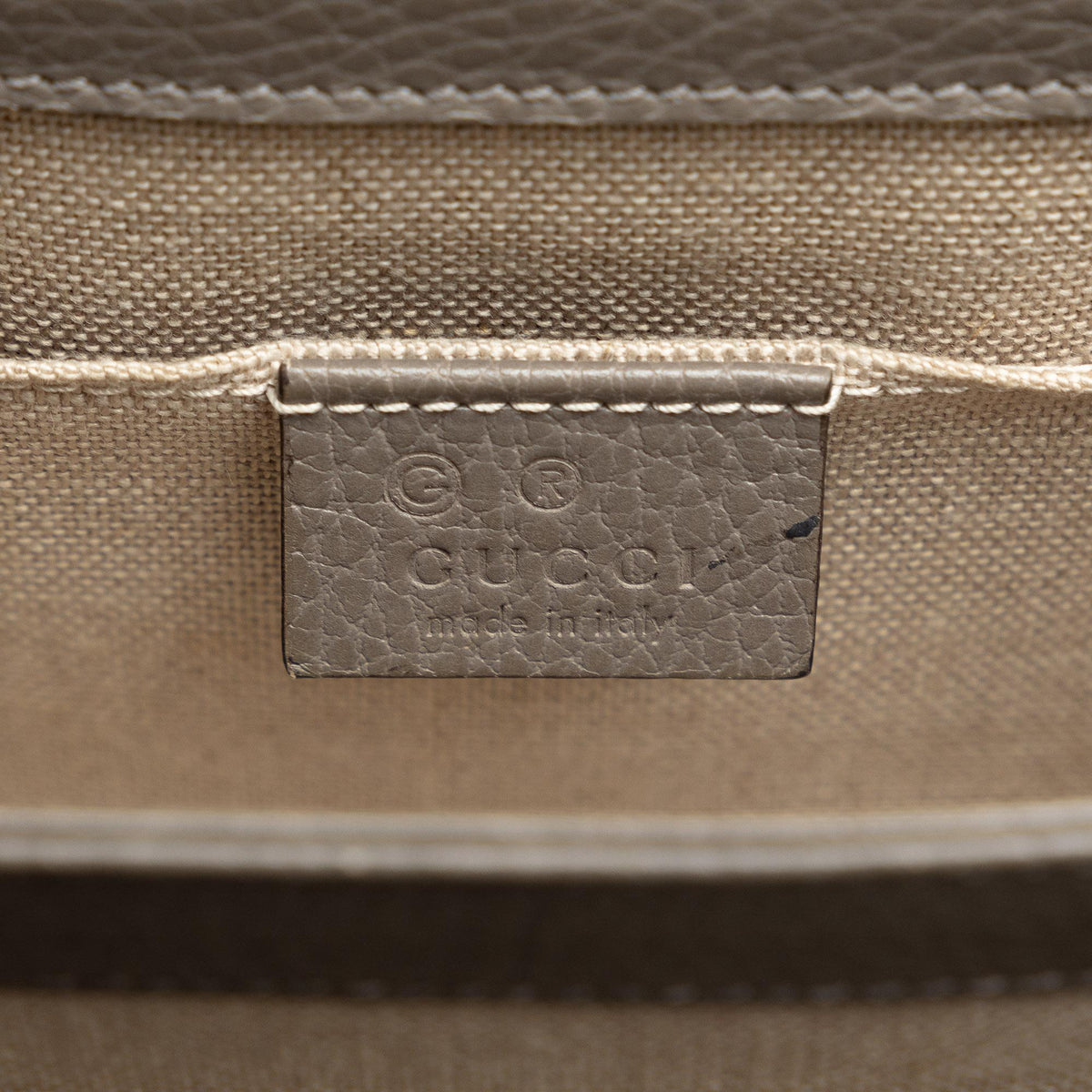 Gucci Small Dollar Interlocking G Crossbody (SHG-AxPlpZ)