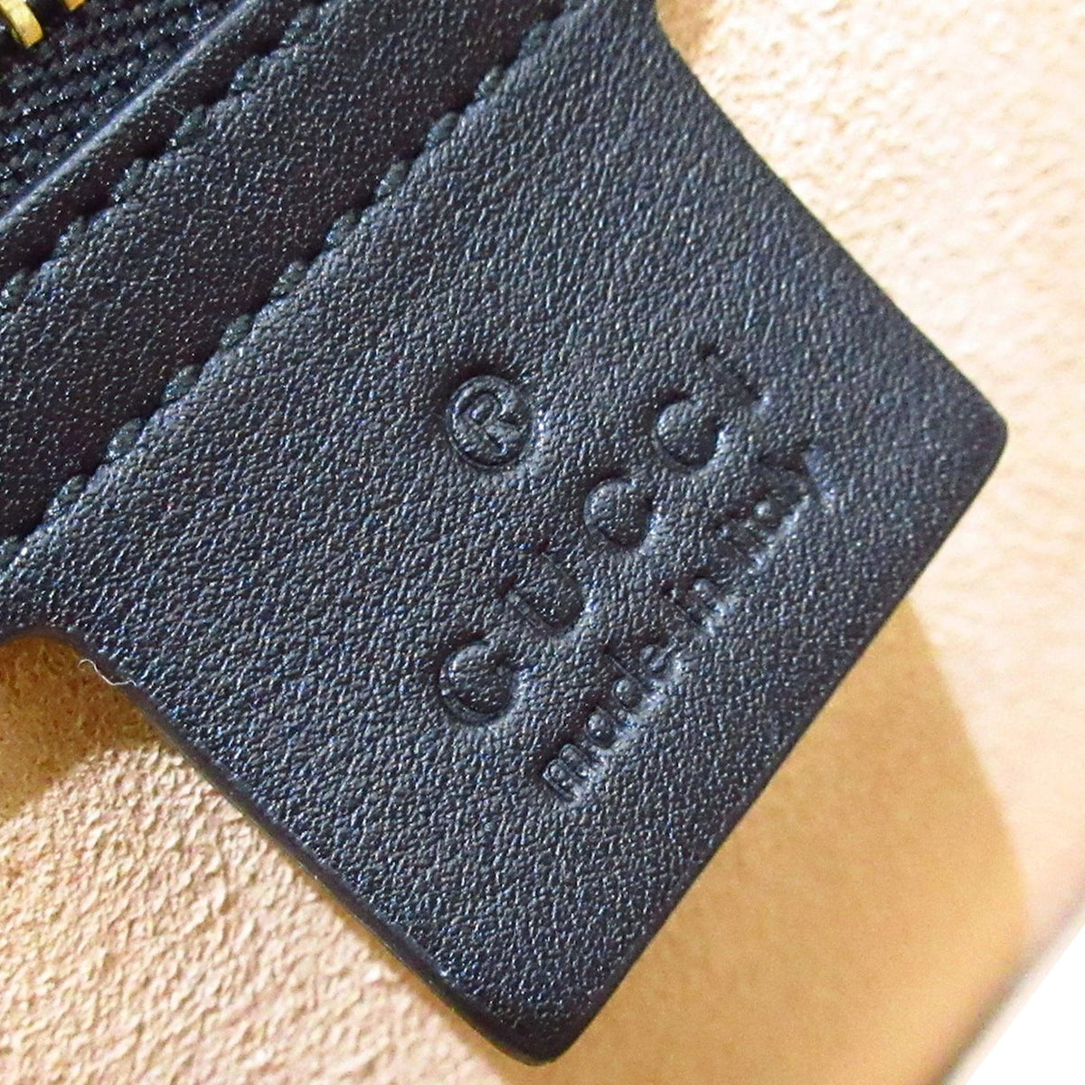 Gucci Small GG Velvet Sylvie Crossbody (SHG-UdhlJD)