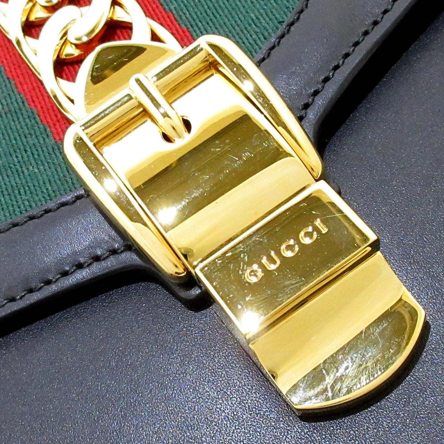 Gucci Sylvie Shoulder Bag (SHG-exQkPs)