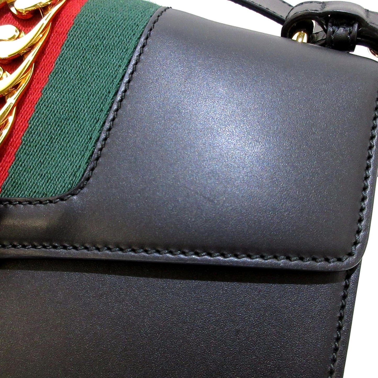 Gucci Sylvie Shoulder Bag (SHG-exQkPs)