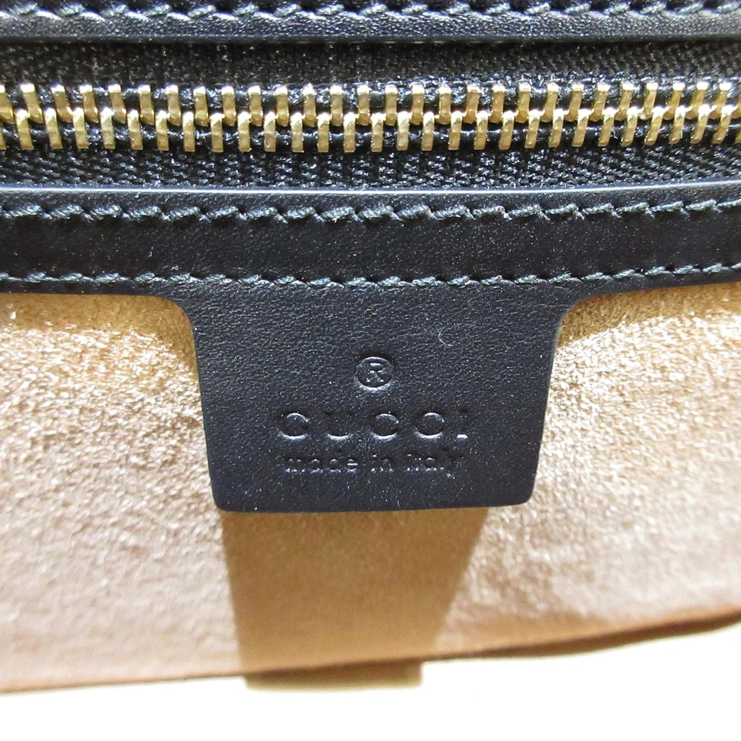 Gucci Sylvie Shoulder Bag (SHG-exQkPs)