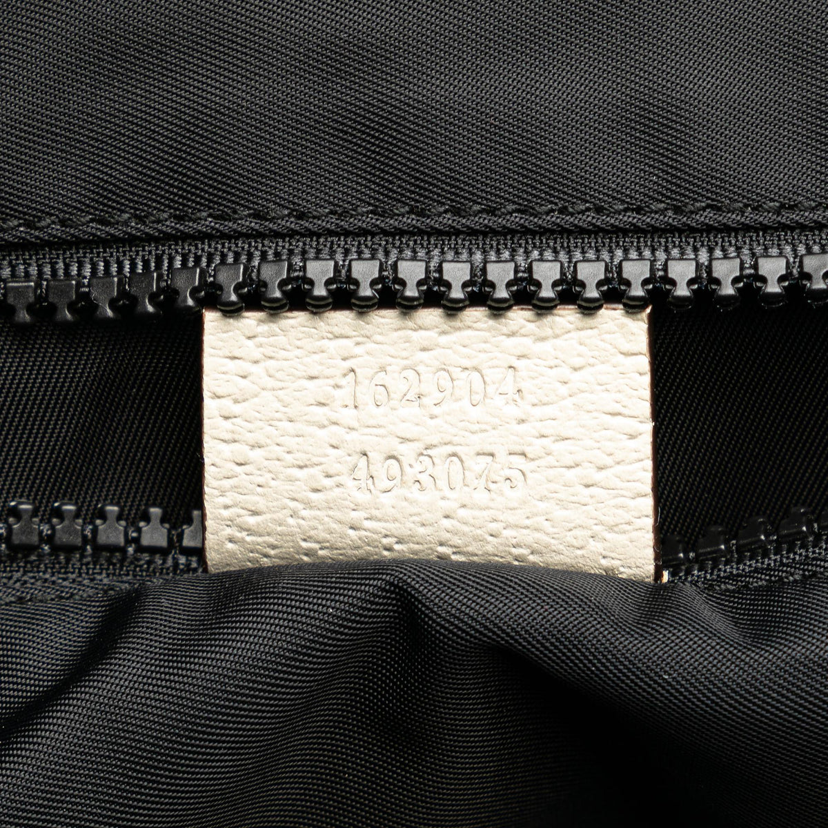 Gucci Trademark Logo Crossbody (SHG-f14qOg)