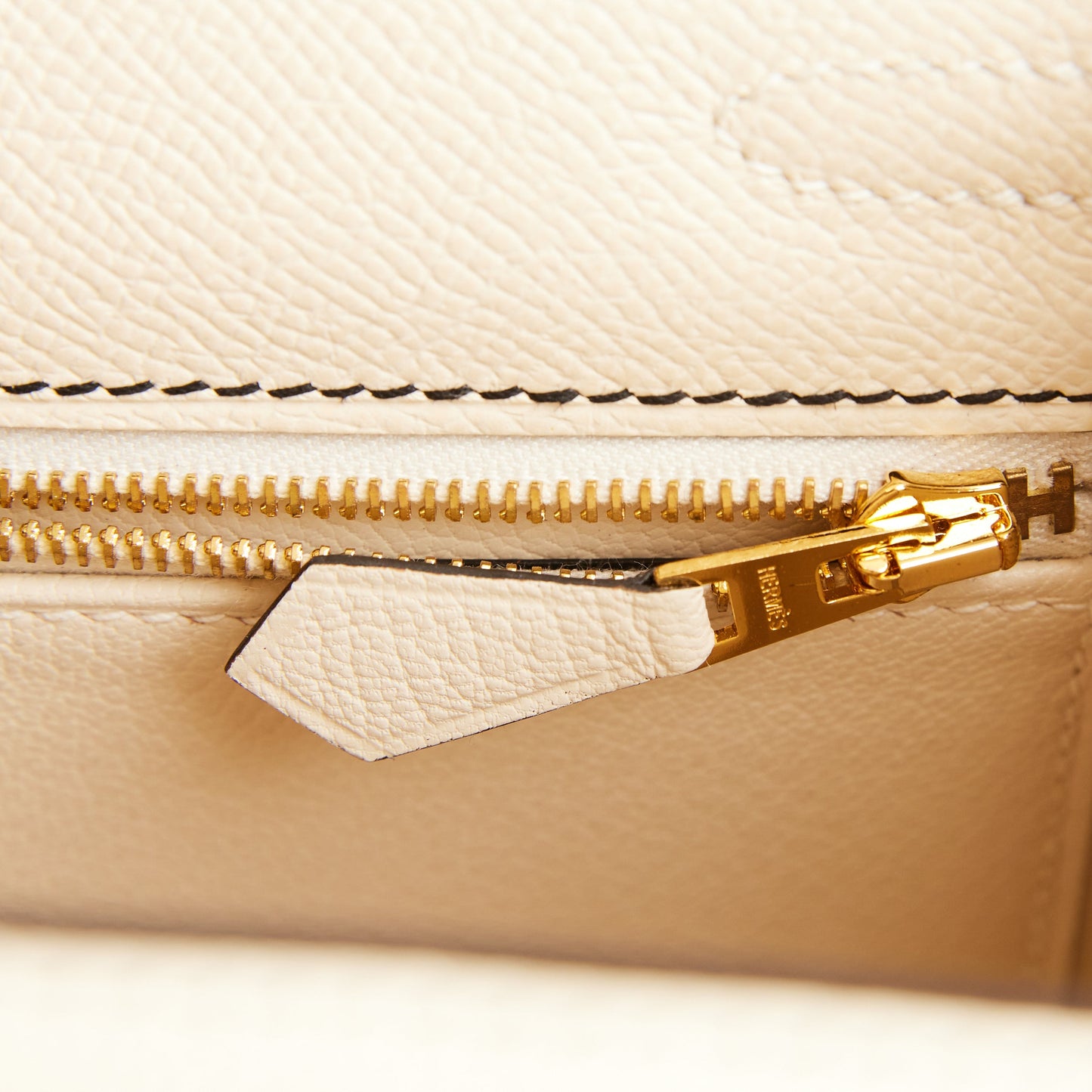 Hermes Kelly 25 Sellier Nata and Black Epsom Gold Hardware