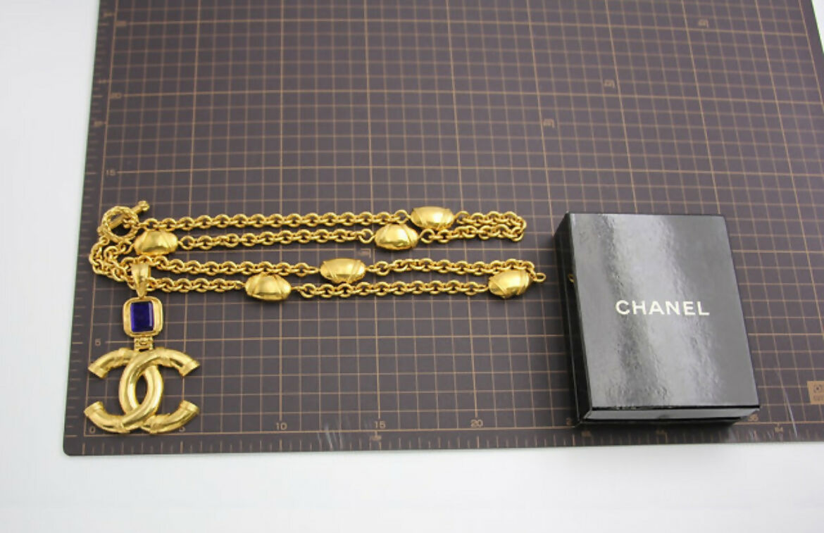 Chanel Vintage 94A Gripoix Blue Gold-plated Necklace