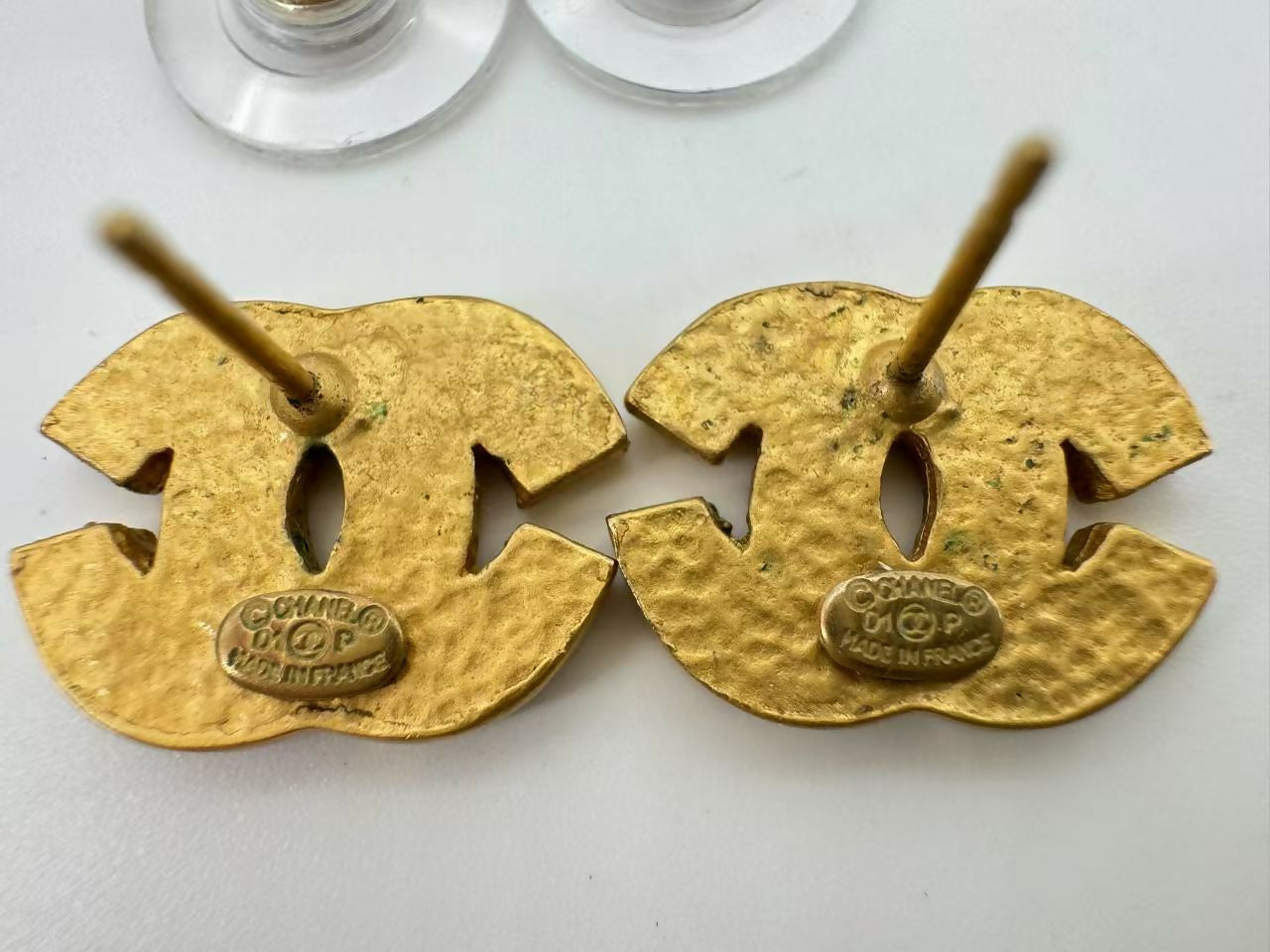 Chanel Vintage 01P Gold-plated Bright Gold CC Clip-on Earrings