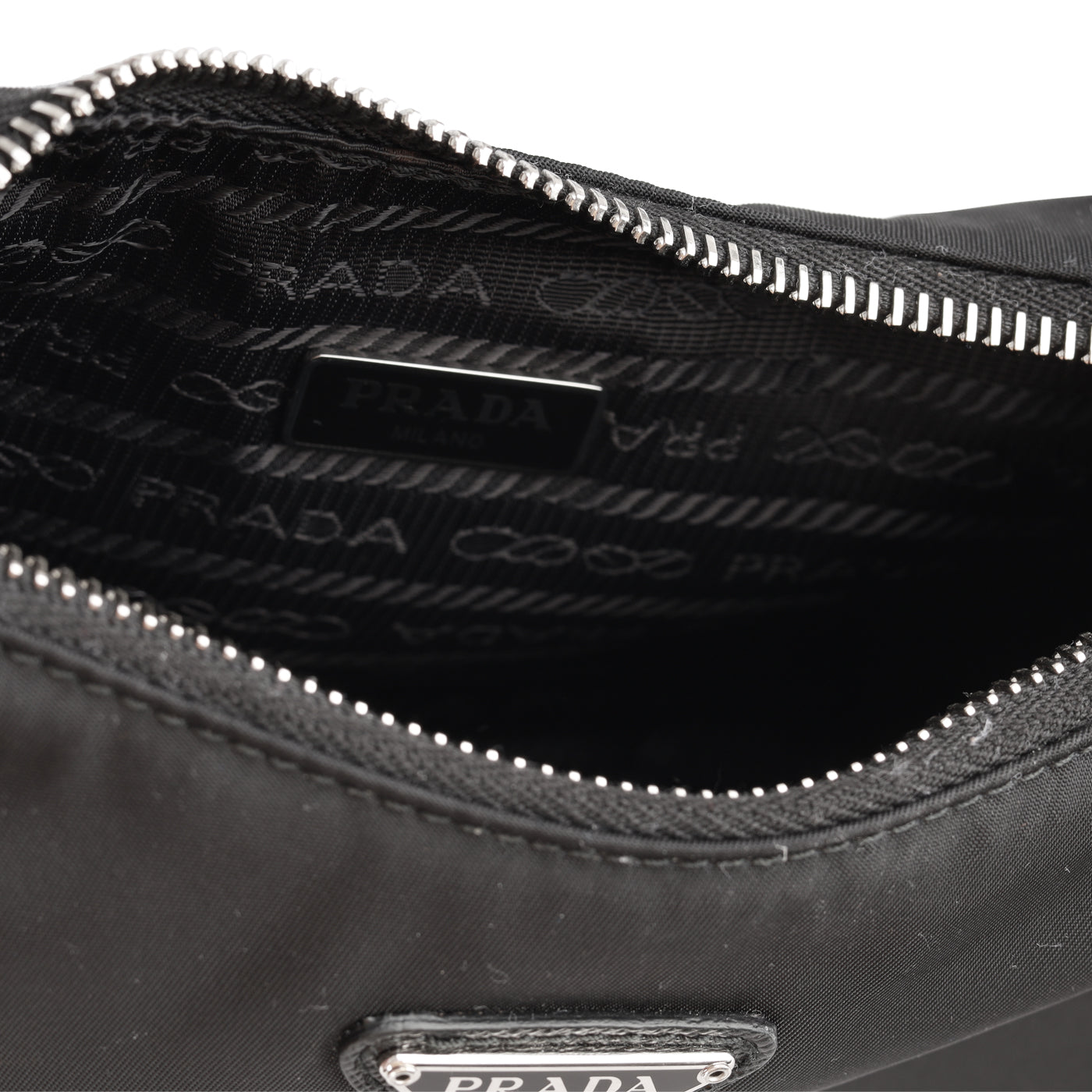 Prada Re-Edition 2005 - Nylon