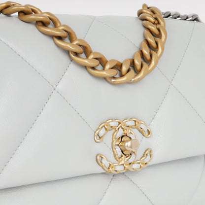 Chanel Chanel 19 - Small