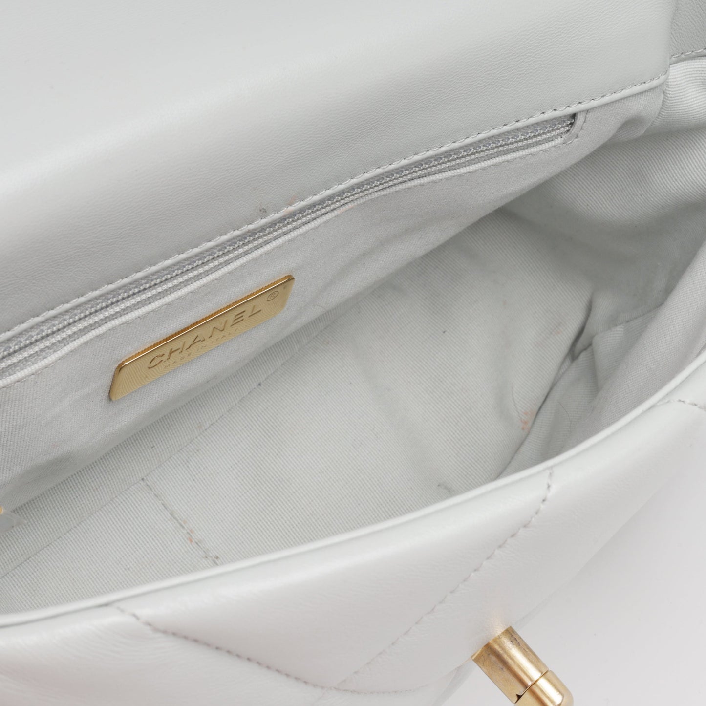 Chanel Chanel 19 - Small