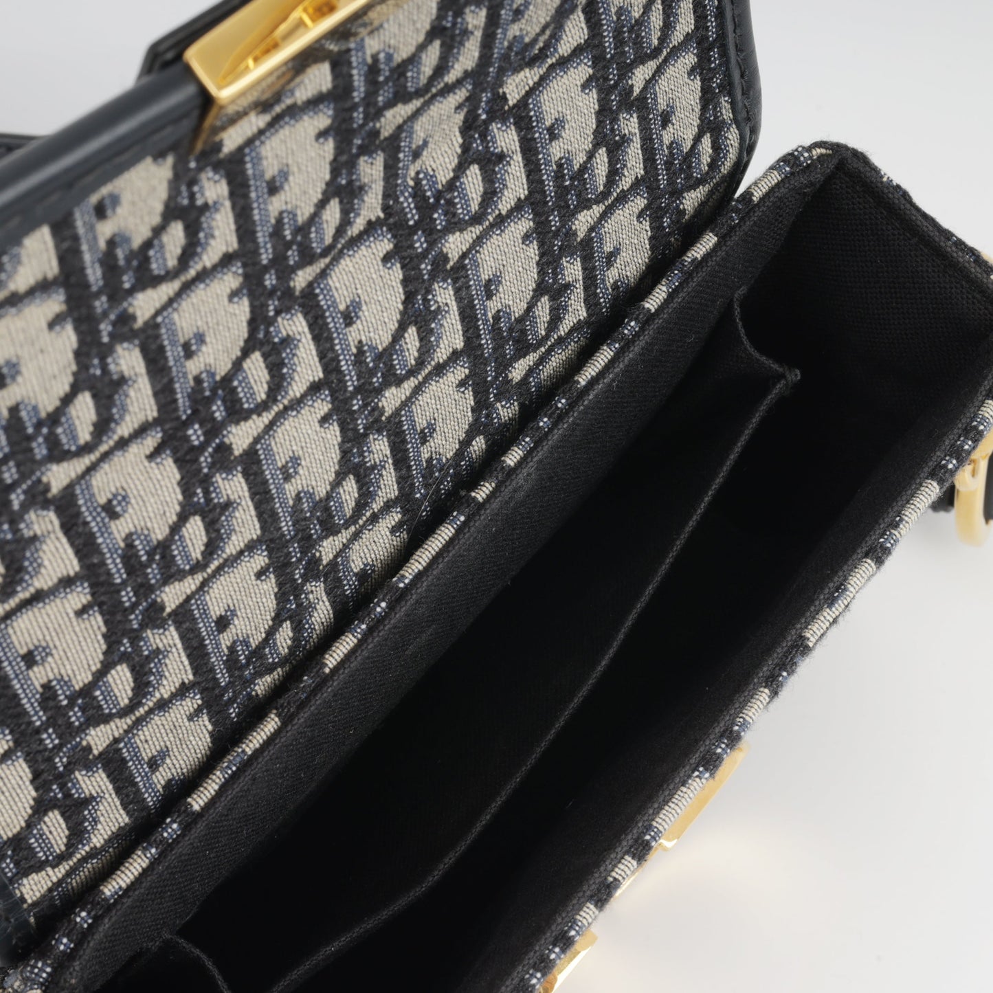 Christian Dior 30 Montaigne Bag