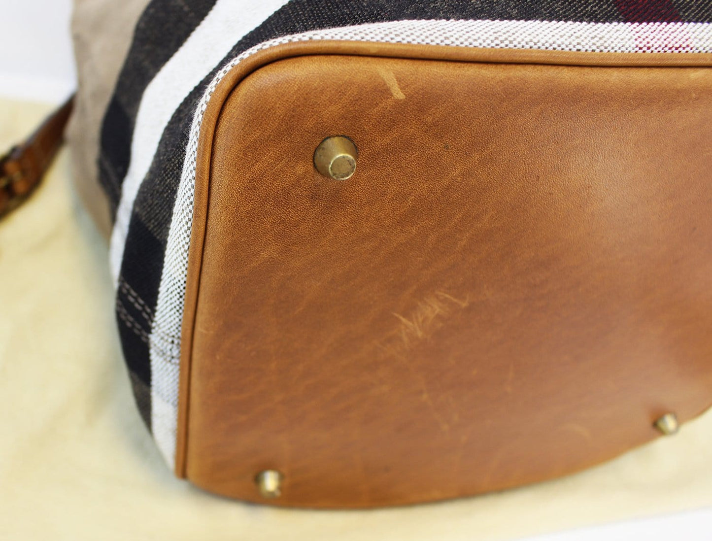 BURBERRY Brit Susanna Medium Bucket Bag
