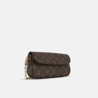 Louis Vuitton Ivy Wallet on Chain