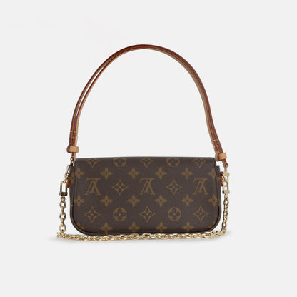 Louis Vuitton Ivy Wallet on Chain