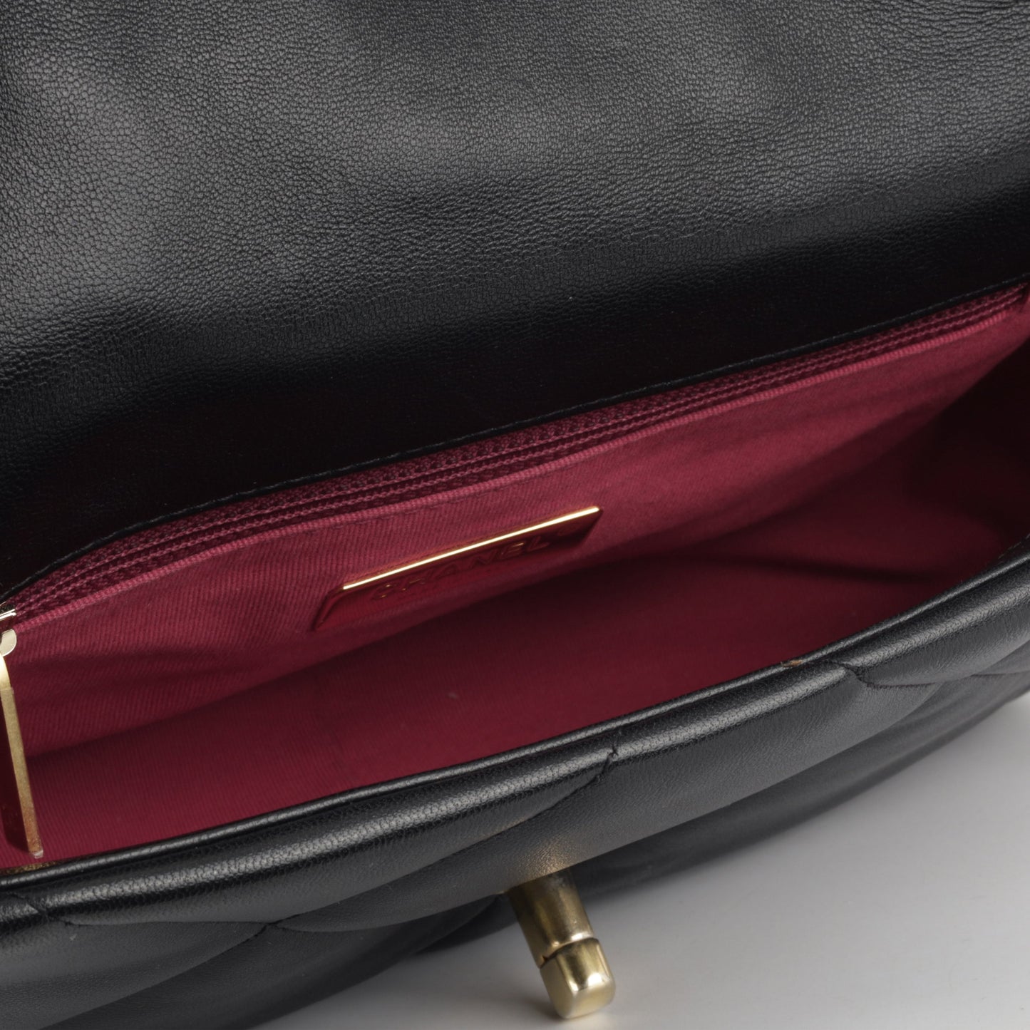 Chanel Chanel 19 - Small