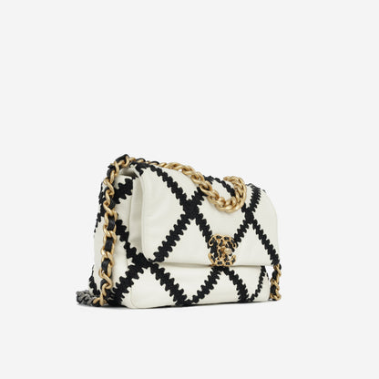 Chanel Chanel 19 - Small