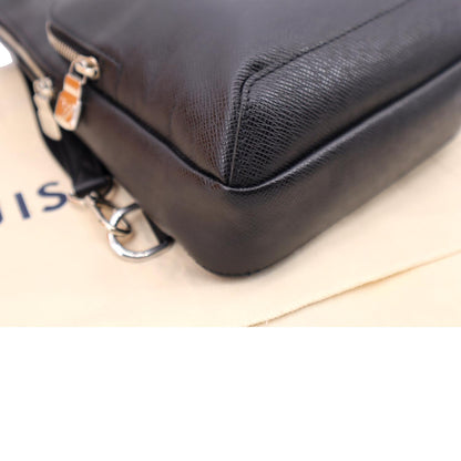 LOUIS VUITTON Avenue Sling Taiga Leather Backpack Bag Black