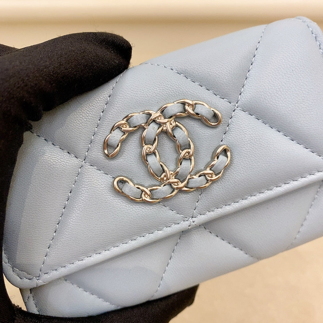 Chanel 19 Quilted Flap Card Holder Blue Lambskin