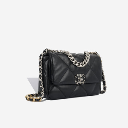 Chanel Chanel 19 - Small