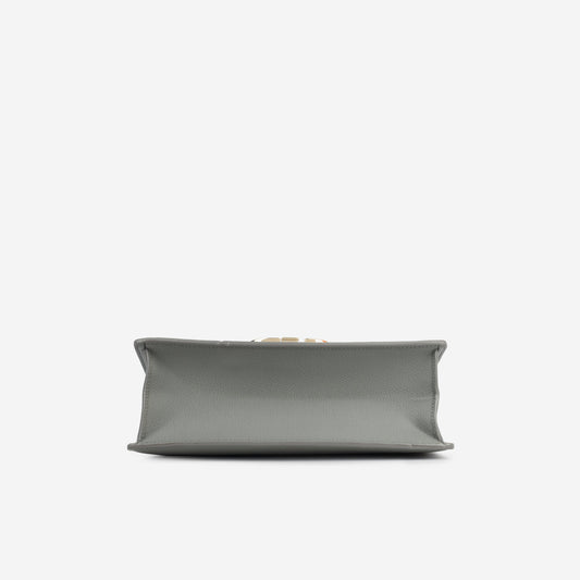 Christian Dior 30 Montaigne Shoulder Bag