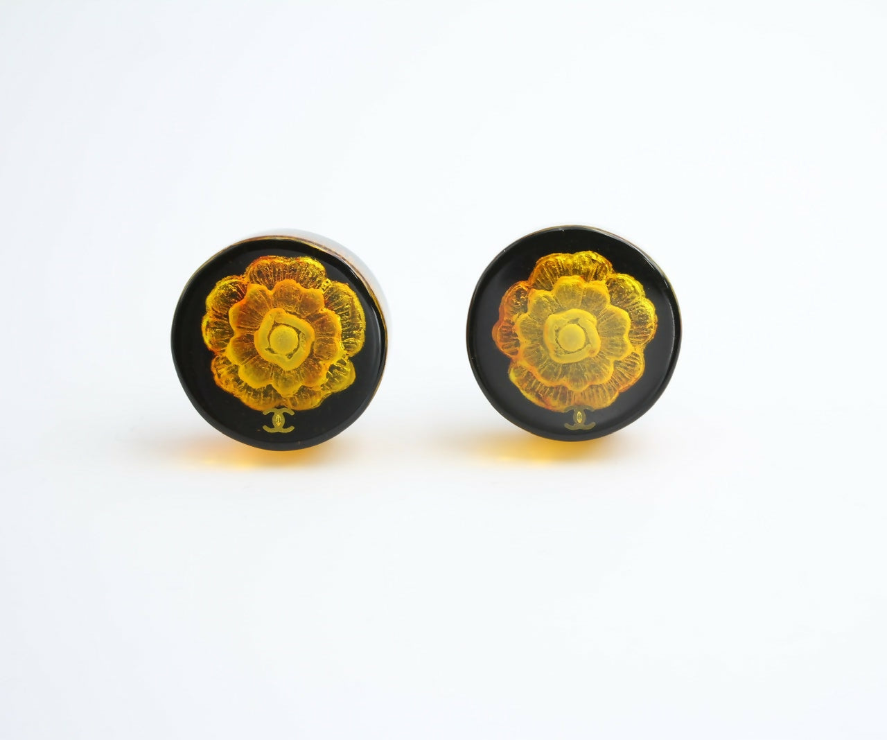 Chanel Vintage 98A Acrylic Brown Camellia Clip-on Earrings
