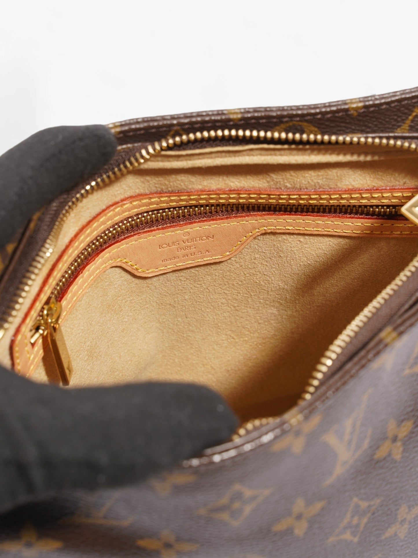 Louis Vuitton Looping Monogram Canvas MM