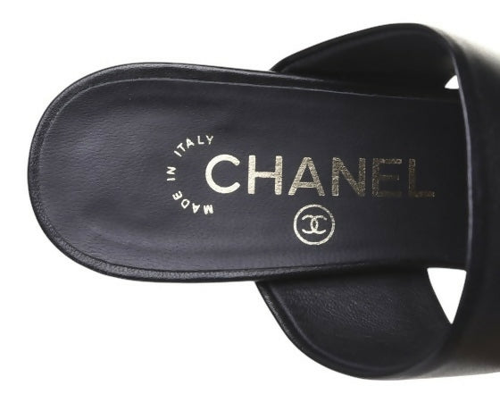 Chanel 17A Black Lambskin Leather Pearl Heel Sandal Mules EU 38.5C