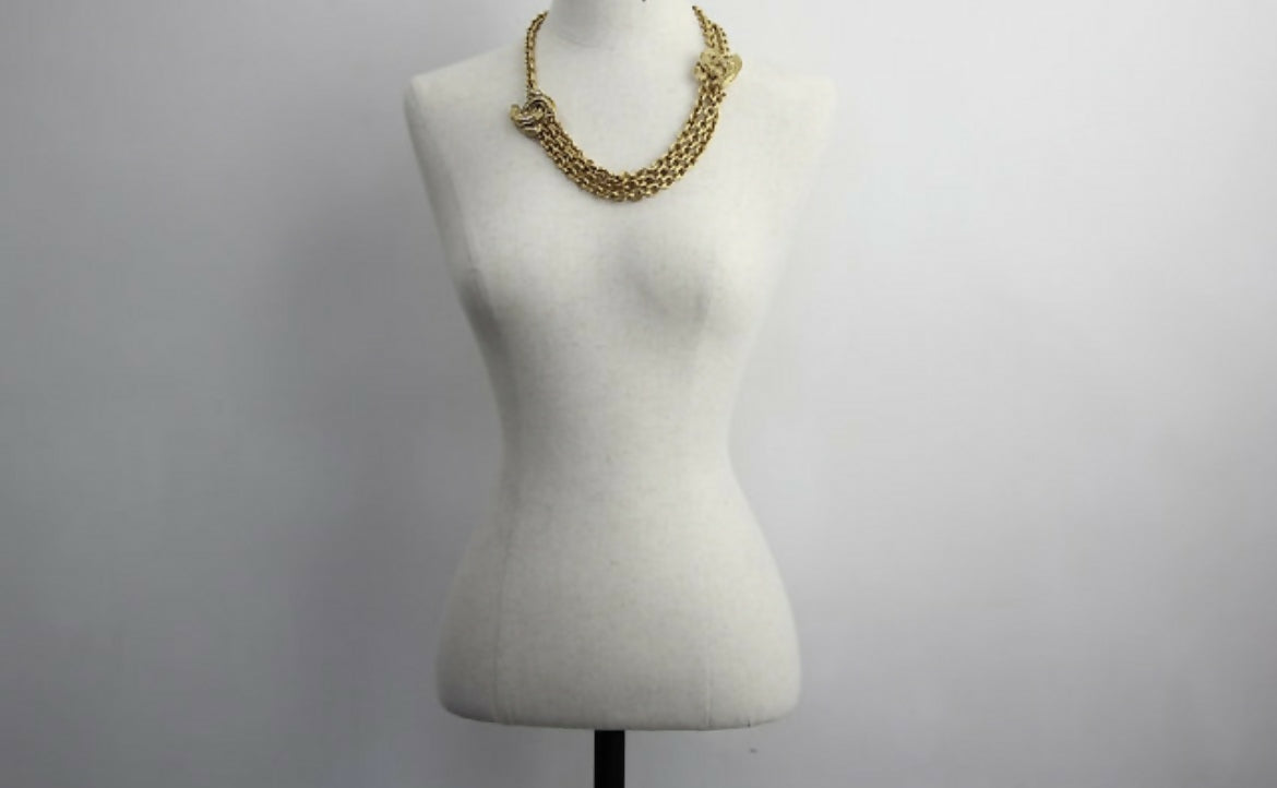 Chanel Vintage 1981-1985 Gold-Plated Thick Chain Waist Belt with Symmetrical Bird Motifs