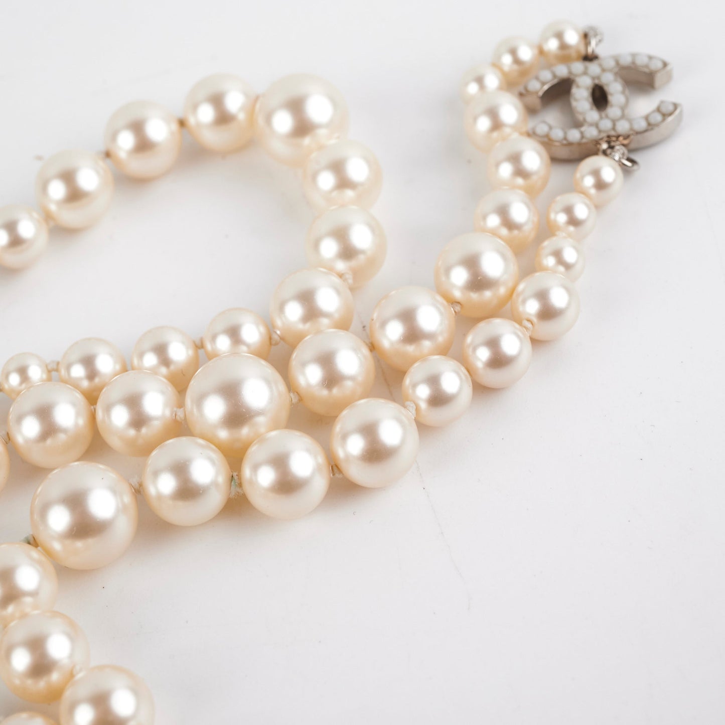 Chanel CC Logo Pearl Necklace