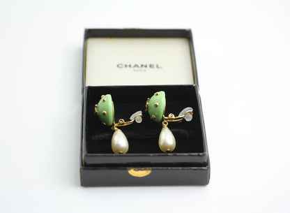 Chanel Vintage 96C Resin Green Dot Imitation Pearl Dangle Clip-on Earrings