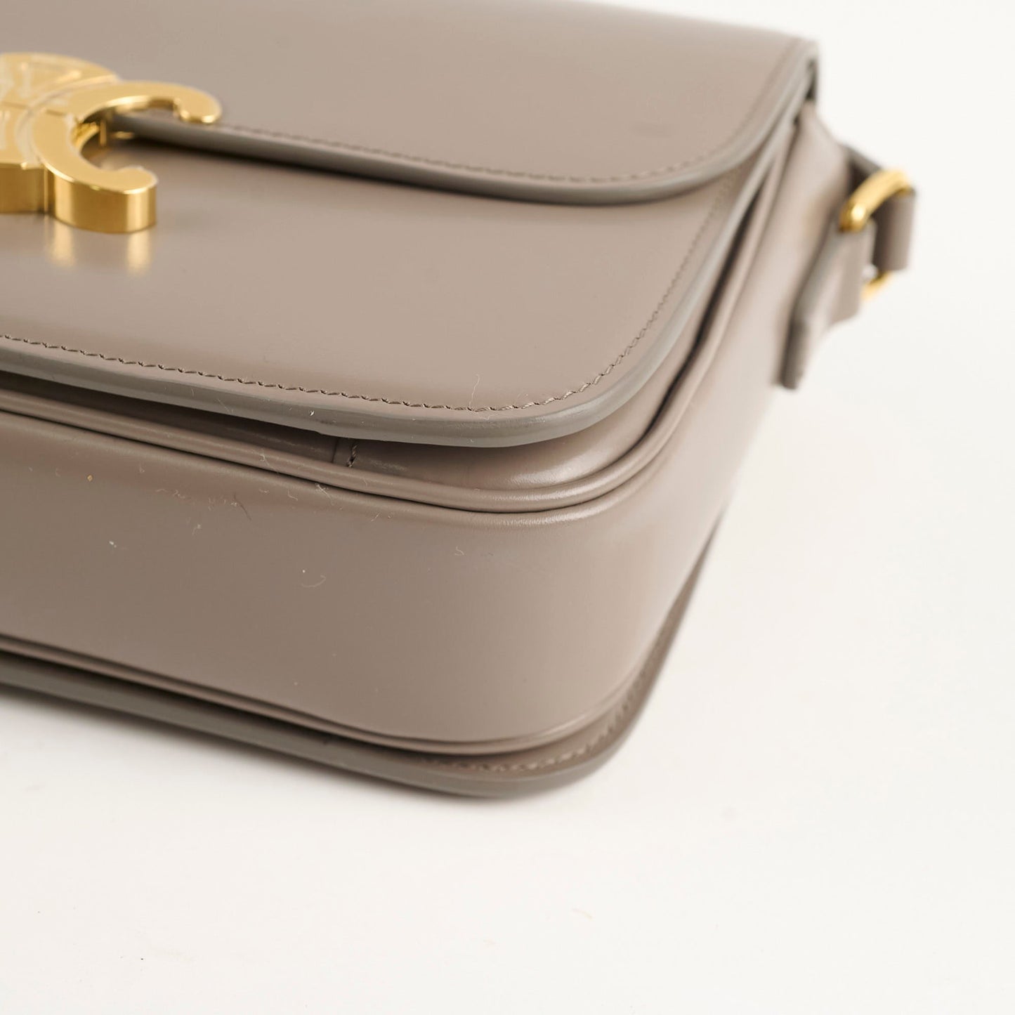 Celine Classique Medium Triomphe Bag Pebble