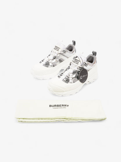 Burberry Arthur White / Silver Mesh EU 39.5 UK 6.5