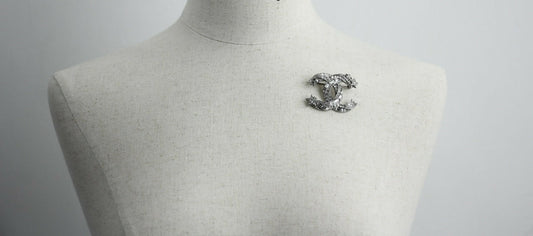 Chanel C21S Rhinestone Metal Silver Star Twist Brooch