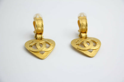 Chanel Vintage 95P Gold-plated Heart-shaped Dangle Clip-on Earrings