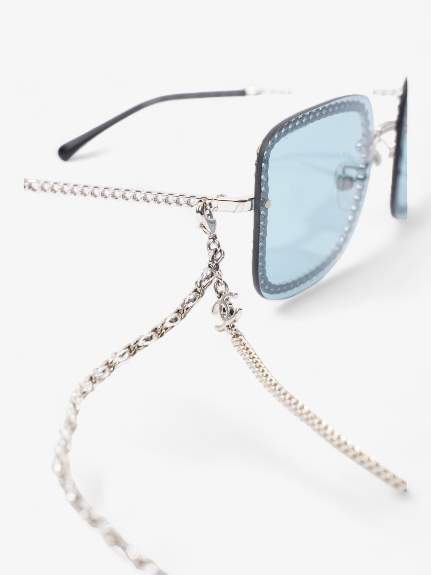 Chanel Chain Detailed Sunglasses with Double Chain Blue / Silver Acetate 140mm