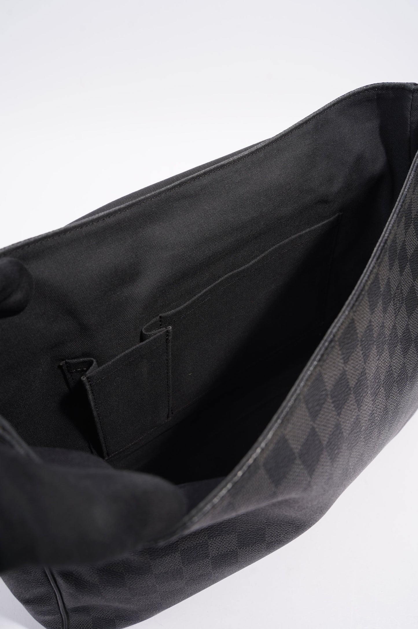 Louis Vuitton Daniel Damier Graphite Canvas MM