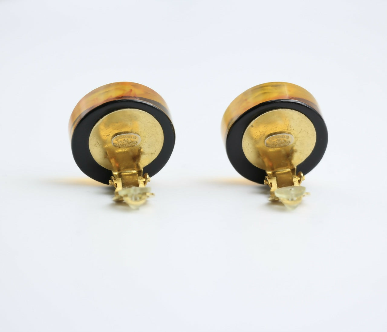 Chanel Vintage 98A Acrylic Brown Camellia Clip-on Earrings