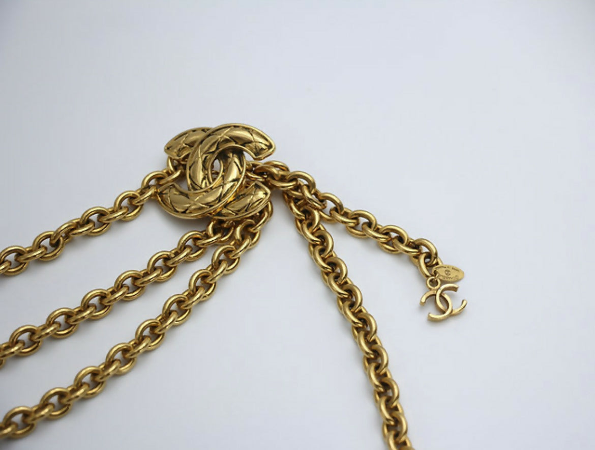 Chanel Vintage 1981-1985 Gold-Plated Thick Chain Waist Belt with Symmetrical Bird Motifs