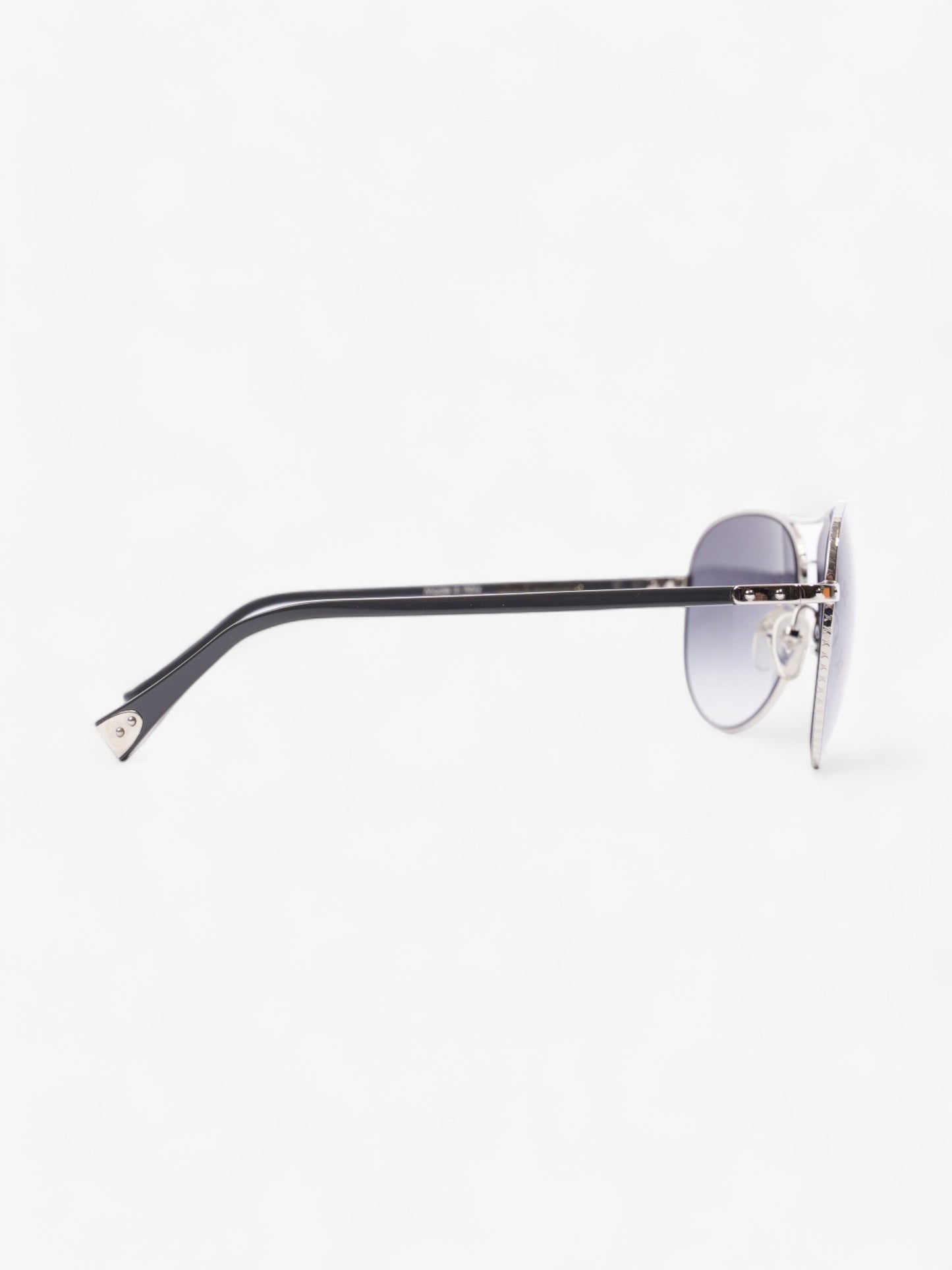 Louis Vuitton Aviator Monogram Sunglasses Silver / Grey Base Metal 135mm