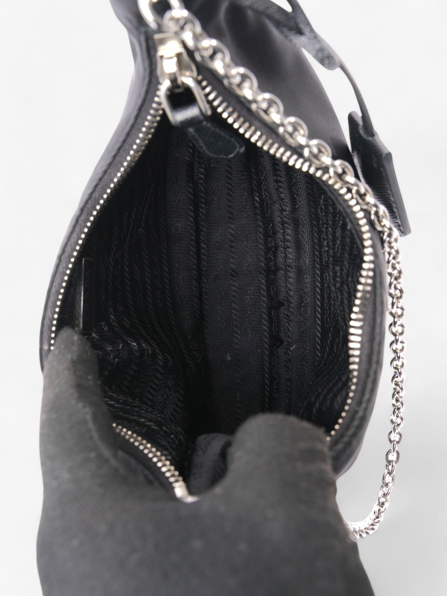 Prada Re-Edition 2005 Black Re Nylon